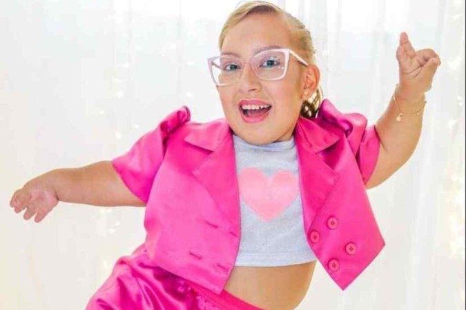  A MC Divertida, como é conhecida, tem 14 anos e nasceu em Brasília