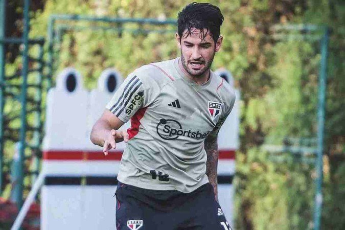 Alexandre Pato estirou músculo da perna esquerda e não deve mais jogar pelo São Paulo, que não deseja renovar o contrato finalizado em dezembro -  (crédito: Rubens Chiri/saopaulofc)