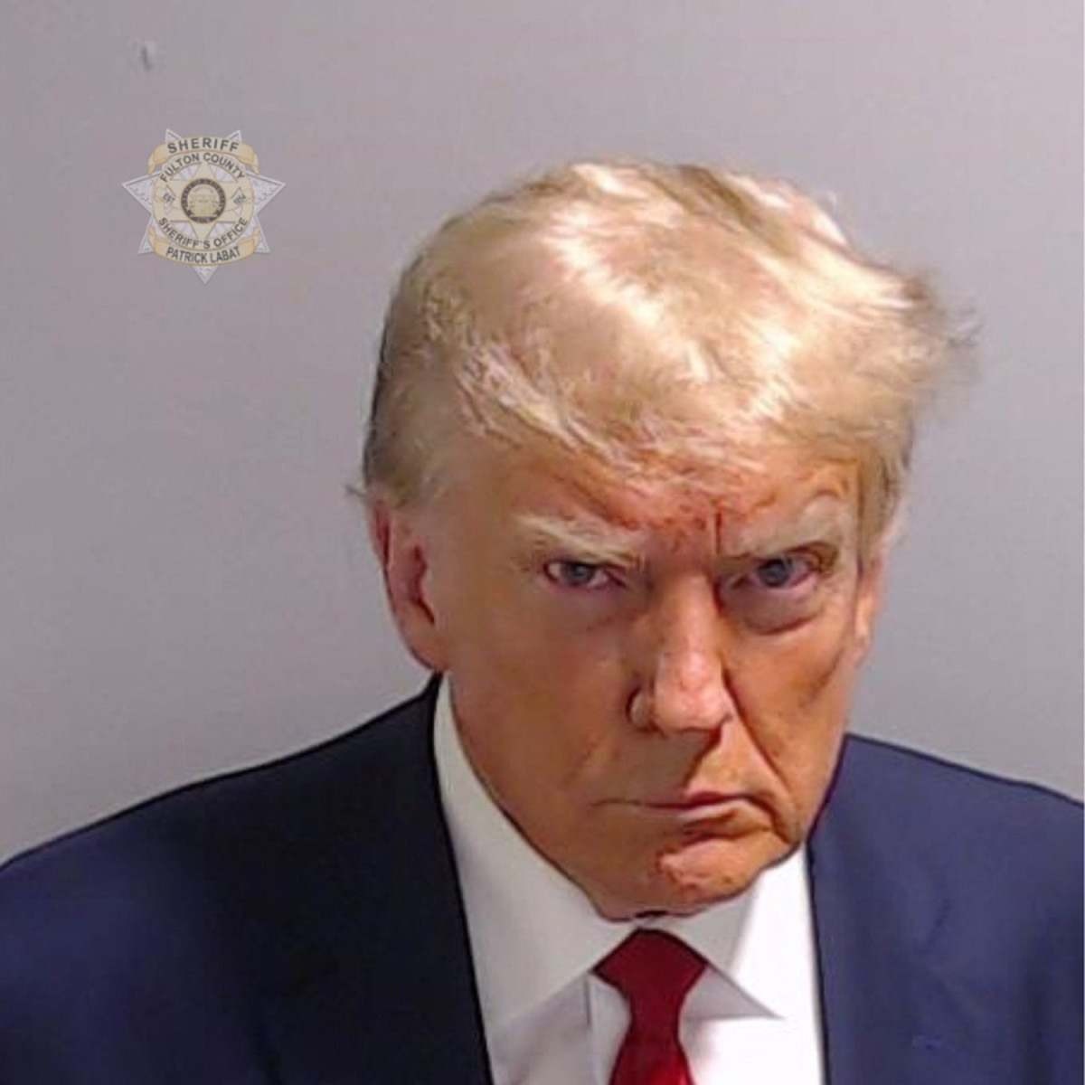 Justiça dos EUA condena homem a 5 anos de prisão por divulgar documentos fiscais de Trump