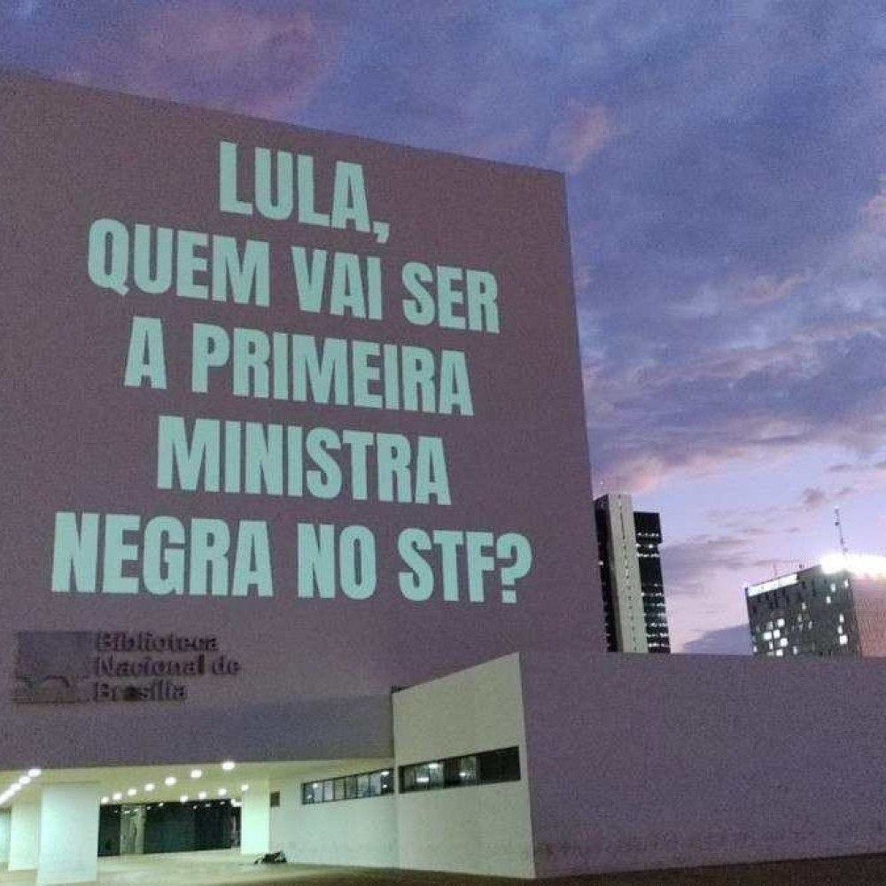 Exposição em 14 cidades do país pede ministra negra no STF - 25/09/2023 -  Pretos Olhares - Folha