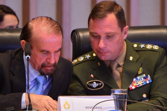 Cezar Bittencourt e Mauro Cid: defesa pede a Moraes habeas corpus para tirar ex-ajudante de ordens da prisão - (crédito: Ed Alves/CB/D.A Press) Cezar Bittencourt e Mauro Cid: defesa pede a Moraes habeas corpus para tirar ex-ajudante de ordens da prisão - (crédito: Ed Alves/CB/D.A Press)