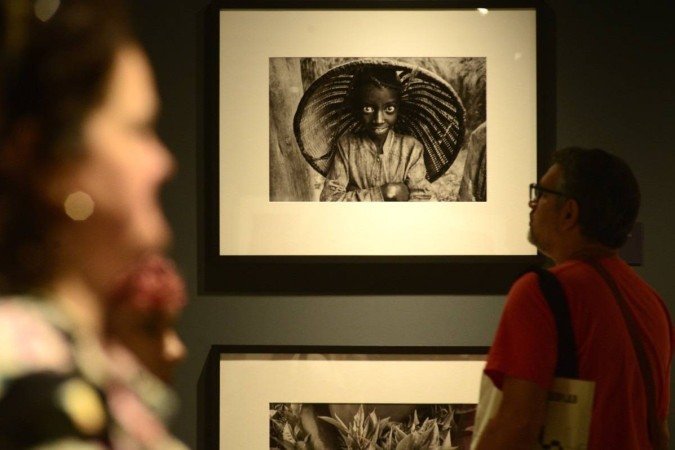  24/08/2023  Crédito: Carlos Vieira/CB/DA Press. Brasília, DF. Cidades. Visita guiada para jornalistas à exposição "Trabalhadores" de Sebastião Salgado no SESI Lab.