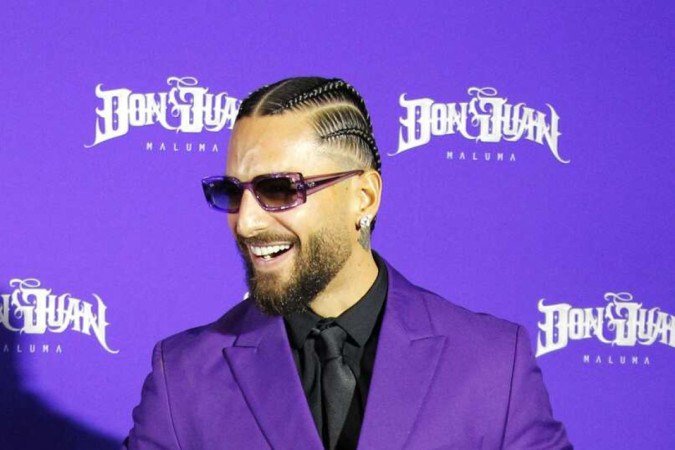 Maluma pousa durante lançamento do álbum Don Juan