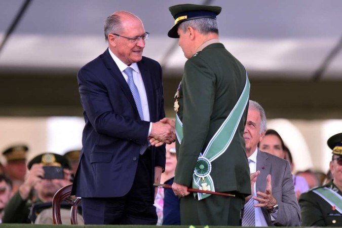 Alckmin recebeu medalha em Dia do Soldado, em Brasília -  (crédito:  Ed Alves/CB/DA.Press)