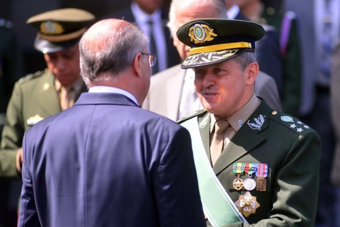 Comandante do Exército conhece peculiaridades do CMO