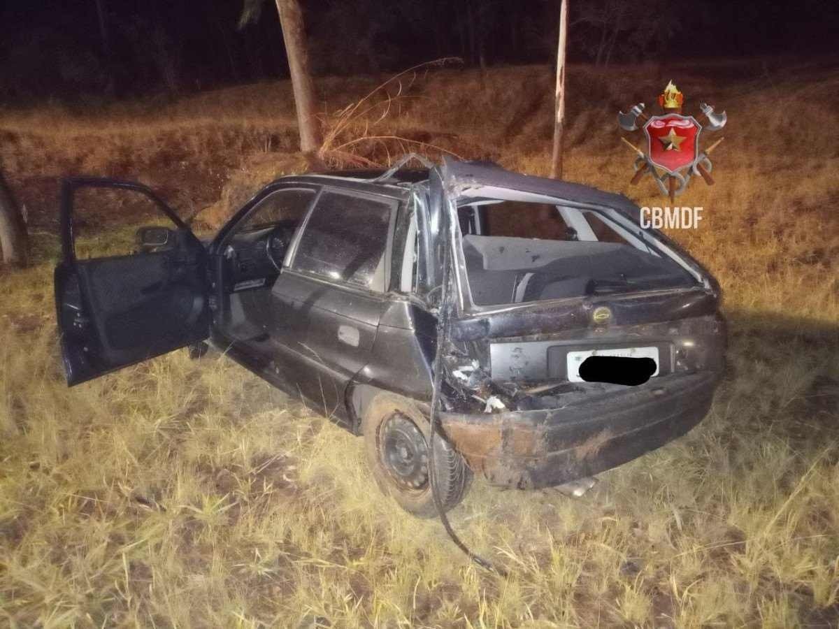 Outro acidente na BR-020, próximo a Pousada Alfama, deixou uma pessoa ferida, na noite de sexta-feira Outro acidente na BR-020, próximo a Pousada Alfama, deixou uma pessoa ferida, na noite de sexta-feira