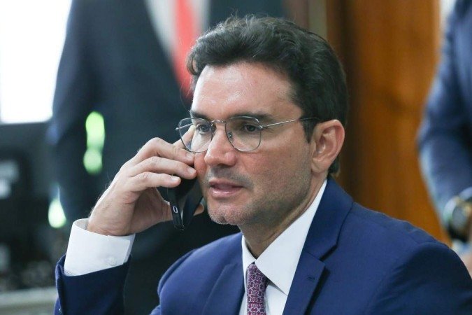 Sabino deve reassumir seu mandato de deputado federal para apresentar emendas de seu interesse à Lei Orçamentária Anual de 2024 - (crédito: Lula Marques/Agência Brasil) Sabino deve reassumir seu mandato de deputado federal para apresentar emendas de seu interesse à Lei Orçamentária Anual de 2024 - (crédito: Lula Marques/Agência Brasil)