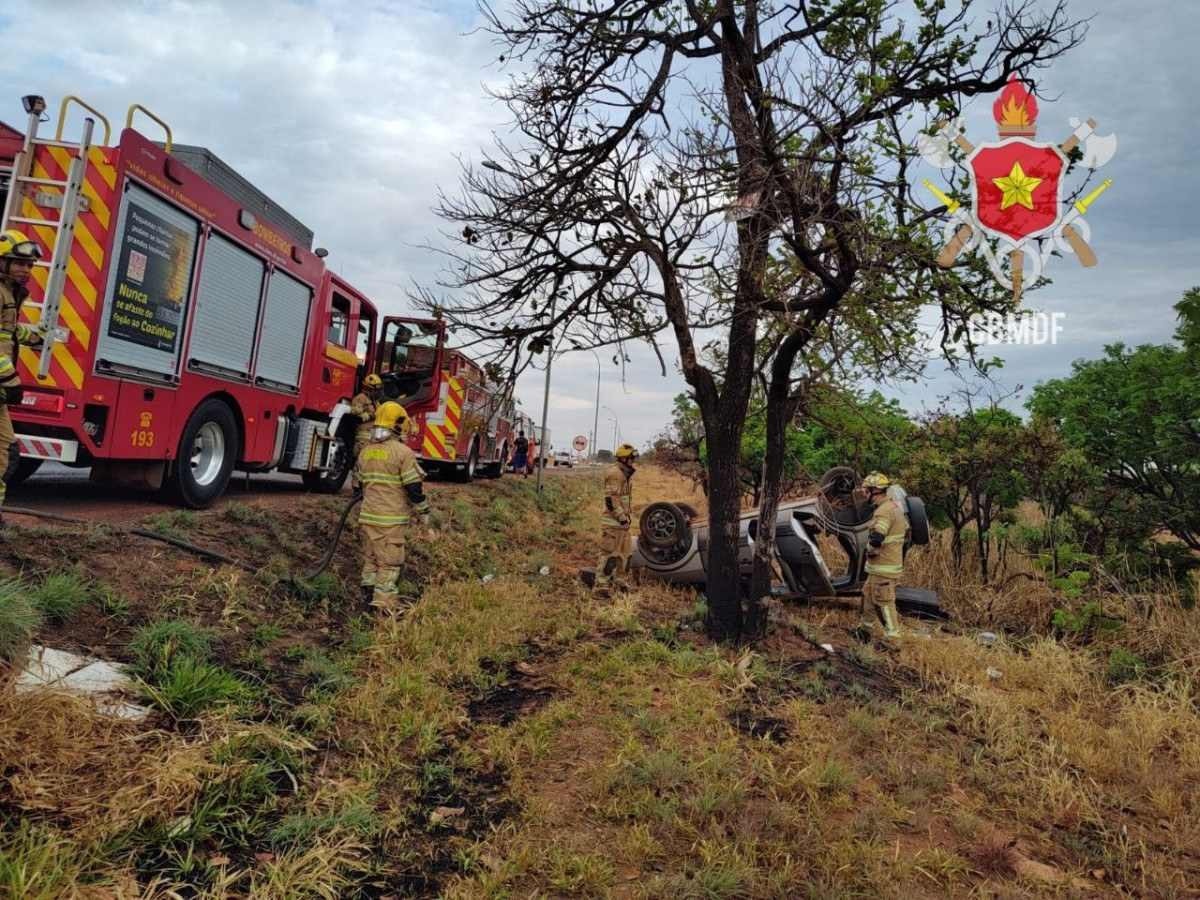 Acidente deixa vítimas presas às ferragens no Recanto das Emas