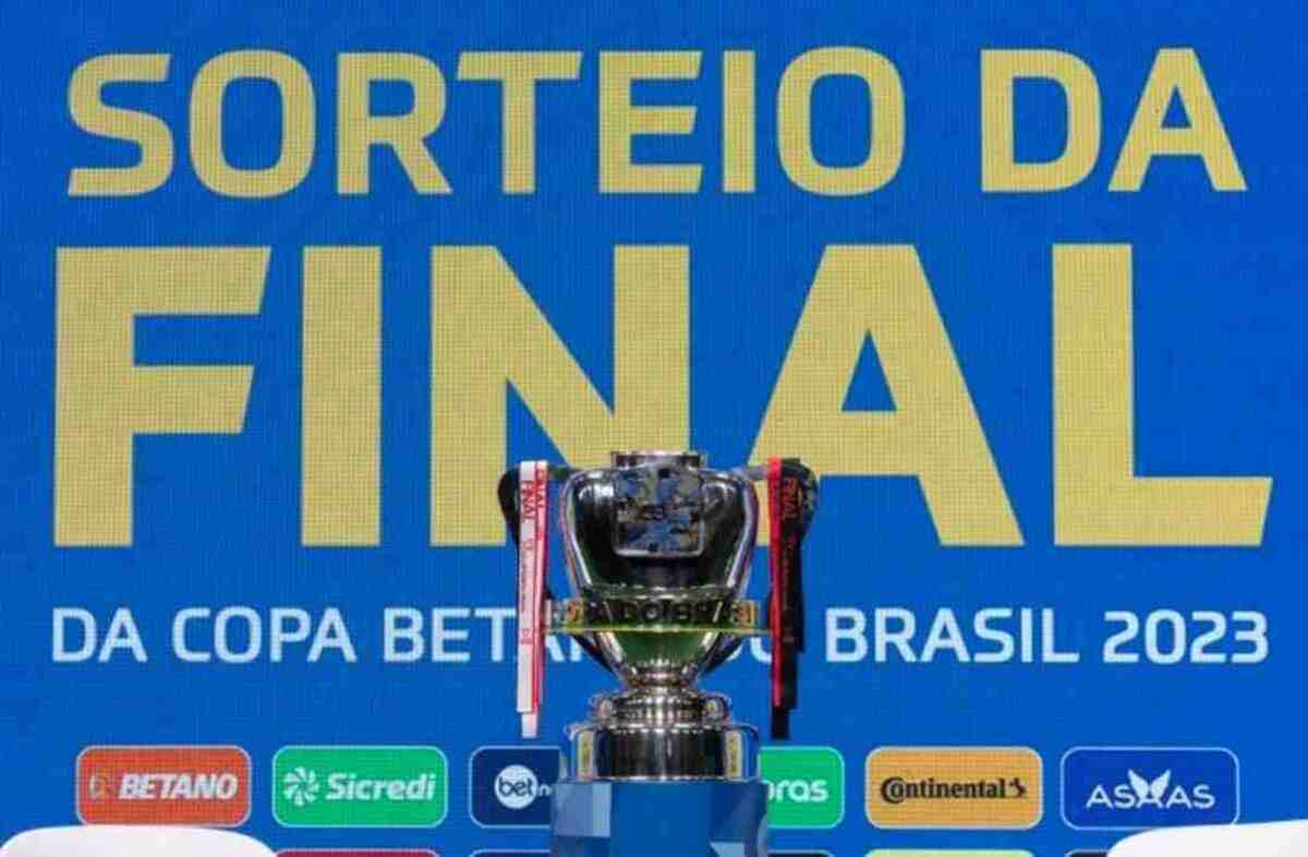 Seleção brasileira voltará a usar o azul em Copas após oito anos