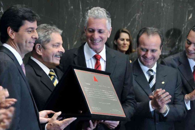 Lula recebeu título de cidadão honorário de Minas Gerais em 2013 - (crédito: Willian Dias/ALMG) Lula recebeu título de cidadão honorário de Minas Gerais em 2013 - (crédito: Willian Dias/ALMG)