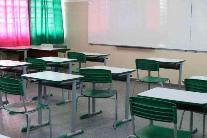 'Estamos enfrentando muitas dificuldades, pois o sindicato patronal só quer retirar direitos. Chegamos ao limite', afirma Valéria Morato, presidente do Sinpro-MG -  (crédito: Rovena Rosa/Agência Brasil/Arquivo - Imagem meramente ilustrativa)