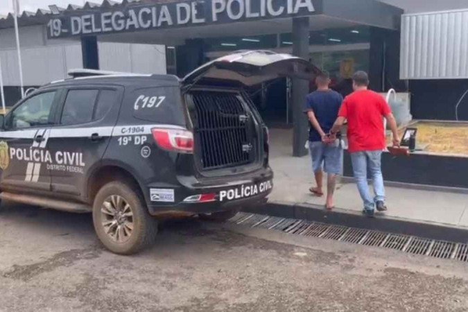 A Polícia Civil do Distrito Federal (PCDF), por meio da 19ª Delegacia de Polícia, prendeu dois homens, ambos de 24 anos, por cometer diversos crimes em sequência, como duas tentativas de homicídio e furtos - (crédito: PCDF) A Polícia Civil do Distrito Federal (PCDF), por meio da 19ª Delegacia de Polícia, prendeu dois homens, ambos de 24 anos, por cometer diversos crimes em sequência, como duas tentativas de homicídio e furtos - (crédito: PCDF)