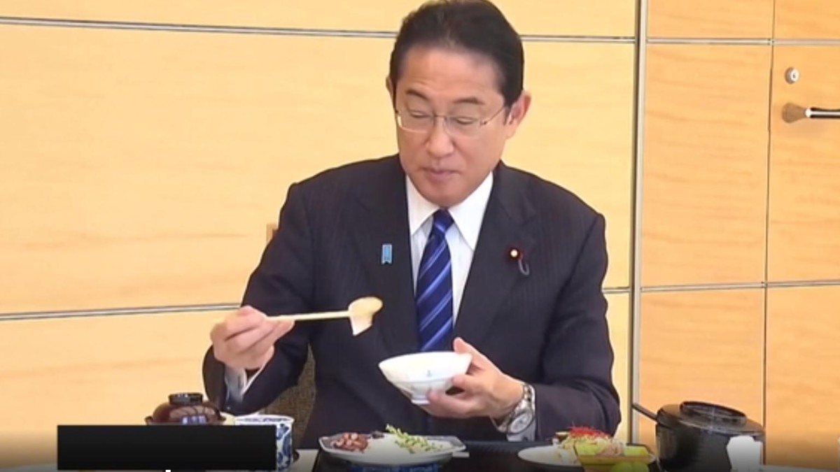 Sashimi de Fukushima: por que premiê do Japão gravou vídeo comendo peixe pescado na região da usina nuclear