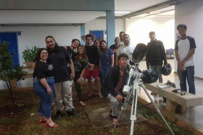 Alunos de astronomia da UnB de Planaltina observam última superlua de 2023 - (crédito: Arquivo pessoal) Alunos de astronomia da UnB de Planaltina observam última superlua de 2023 - (crédito: Arquivo pessoal)