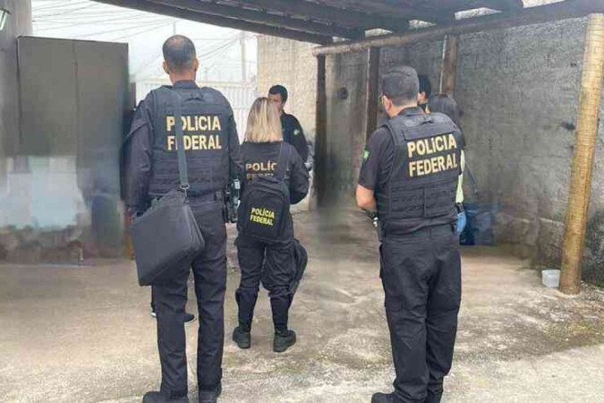 Operação da PF mira grupo de mensagens de conteúdo sexual infantil - (crédito: EM Gerais) Operação da PF mira grupo de mensagens de conteúdo sexual infantil - (crédito: EM Gerais)