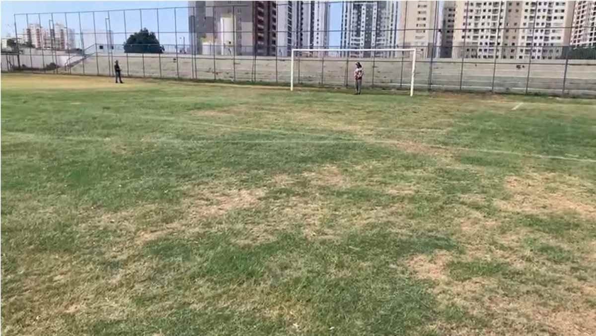 Legião reclama de gramado do jogo de abertura da Série B do Candangão