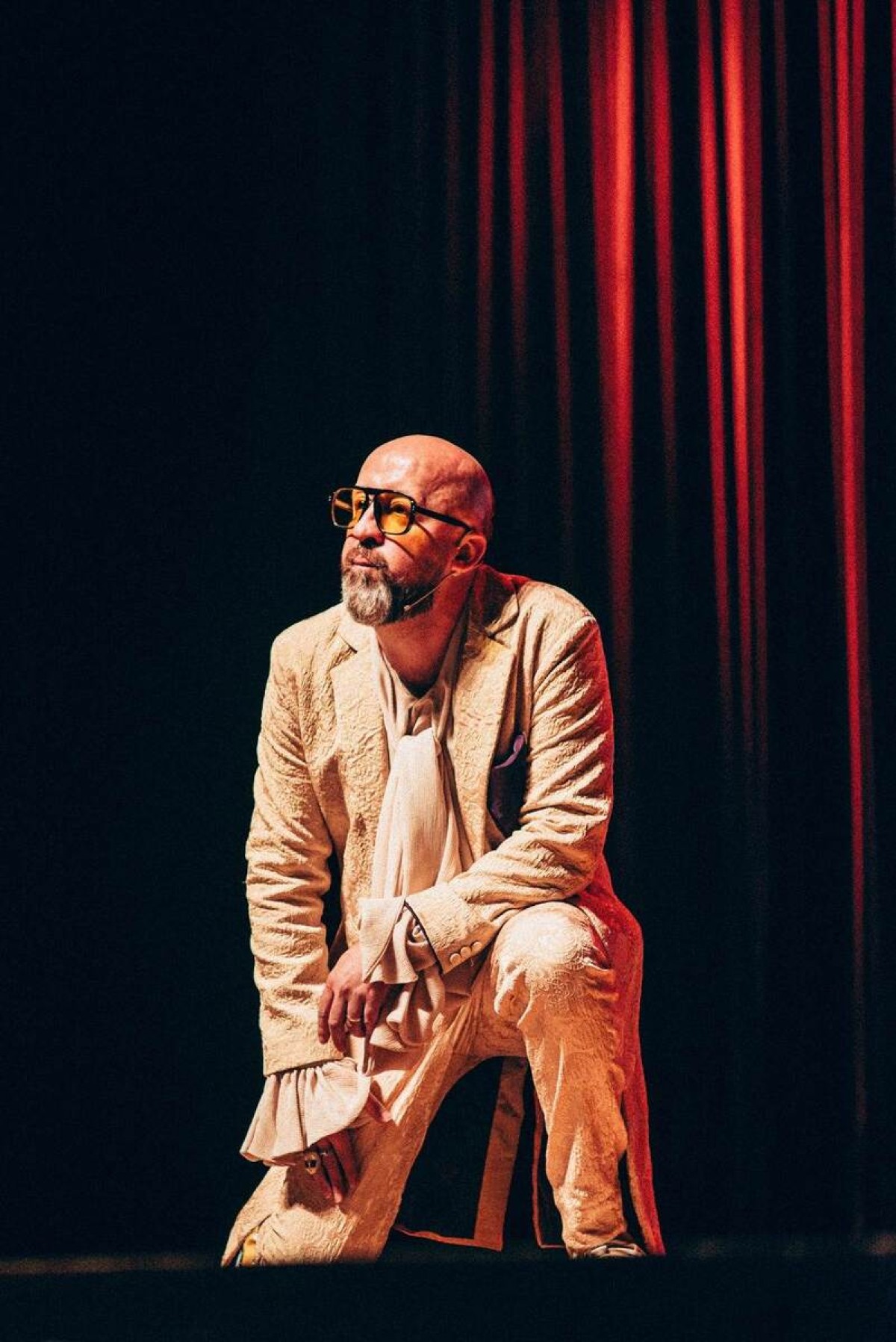 Fabrício Carpinejar apresenta o monólogo no Teatro dos Bancários