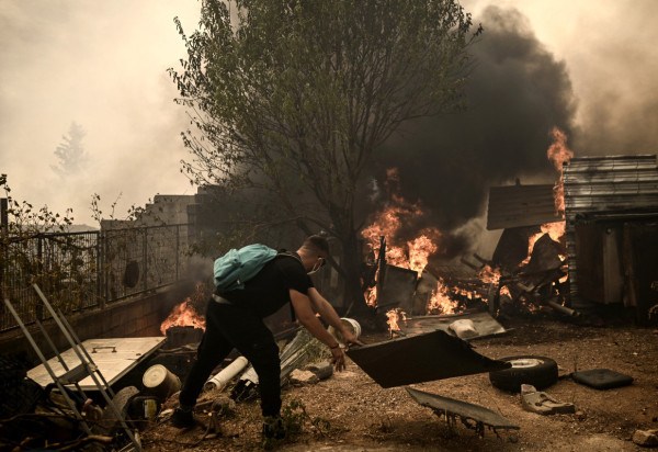  Angelos Tzortzinis / AFP