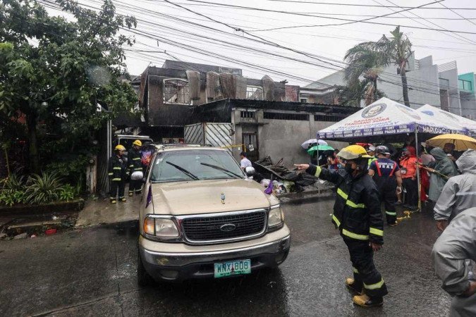 Dezoito pessoas estavam dentro do prédio no momento do incêndio - (crédito: AFP) Dezoito pessoas estavam dentro do prédio no momento do incêndio - (crédito: AFP)
