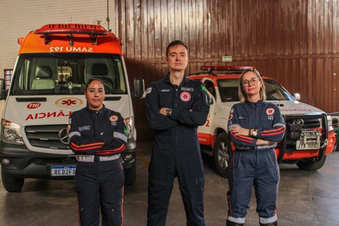 Entre os cerca de 800 servidores do Samu no DF, Talita Rafael, Victor Queiroz e Vanessa Rocha integram equipe que tem amor por salvar vidas -  (crédito: Fotos: Kayo Magalhaes)