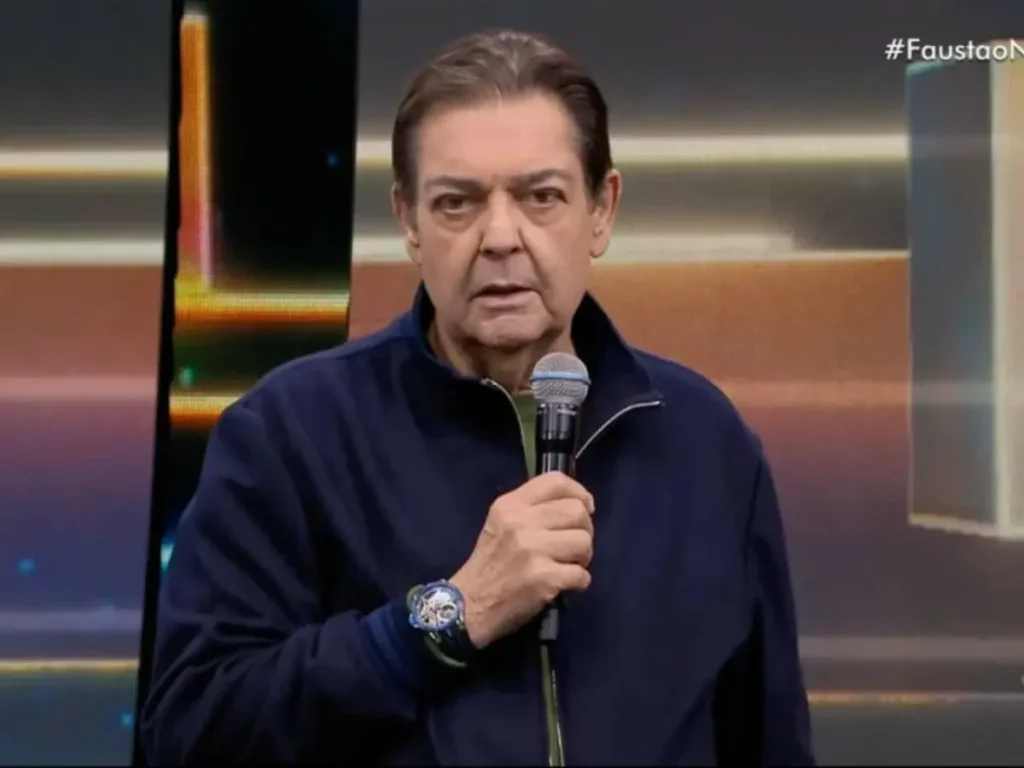 Apresentador passou pelo procedimento no último domingo (27/8)
- (crédito: Reprodução/Instagram Reprodução/Instagram @faustosilvaofcial) Apresentador passou pelo procedimento no último domingo (27/8)
- (crédito: Reprodução/Instagram Reprodução/Instagram @faustosilvaofcial)