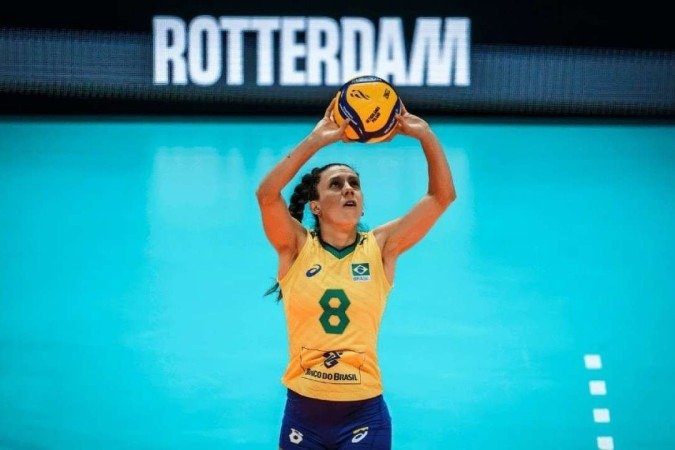 Medalhista olímpica de prata em Tóquio-2020 e de bronze em Paris-2024, a levantadora Macris será a capitã na estreia do Brasil na VNL contra a República Tcheca - (crédito: Volleyball World/Divulgação) Medalhista olímpica de prata em Tóquio-2020 e de bronze em Paris-2024, a levantadora Macris será a capitã na estreia do Brasil na VNL contra a República Tcheca - (crédito: Volleyball World/Divulgação)