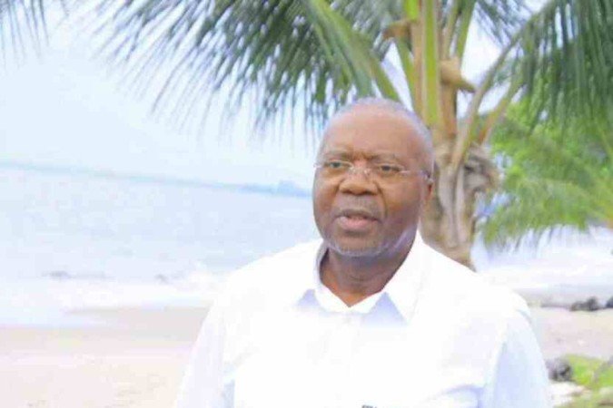 Michel Ongoundou Loundah, vice-presidente do partido político REAGIR, do Gabão