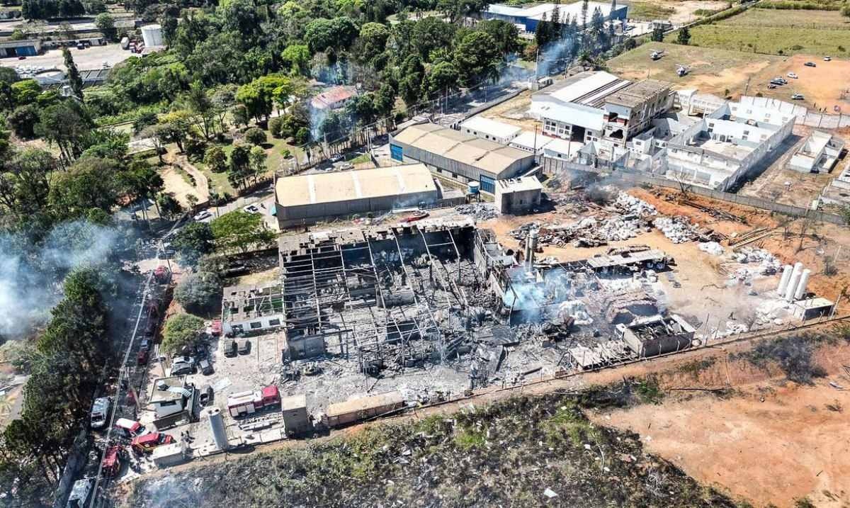 Caldeira explode, mata quatro e fere pelo menos 50 no interior de SP