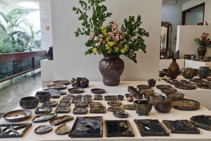 A Galeria de Arte do Templo da Boa Vontade (TBV) apresenta, a exposição Harmonia com Cerrado, de cerâmica japonesa, do artista Honjo e Ikebana Sogetsu de Elder Lima.