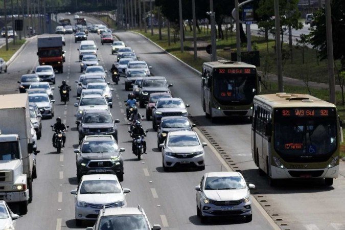 O reforço n a fiscalização nas vias do DF começa a zero hora de quinta-feira (2/11) e vai até domingo (5/11) - (crédito: Minervino Júnior/CB/D.A.Press) O reforço n a fiscalização nas vias do DF começa a zero hora de quinta-feira (2/11) e vai até domingo (5/11) - (crédito: Minervino Júnior/CB/D.A.Press)
