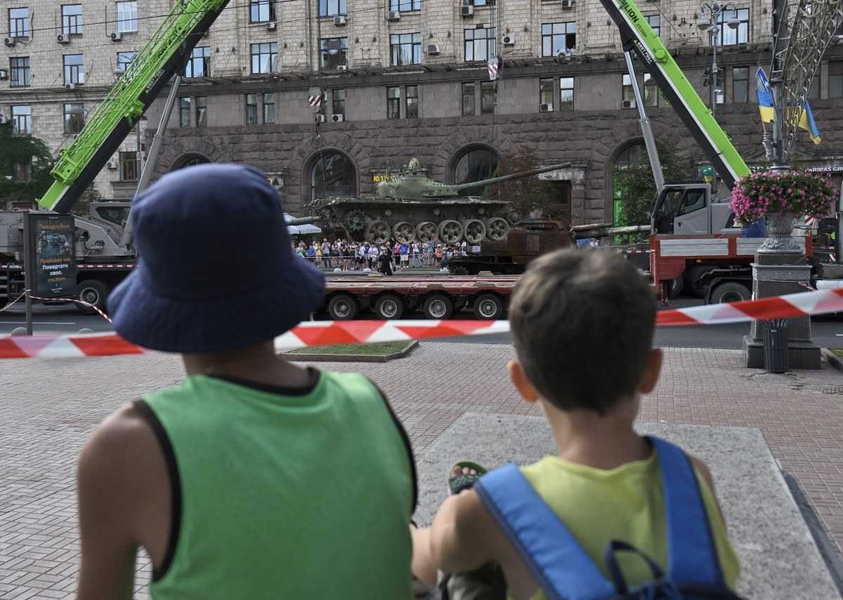 Ameaça de bombas em escolas de Kiev no dia de retorno às aulas