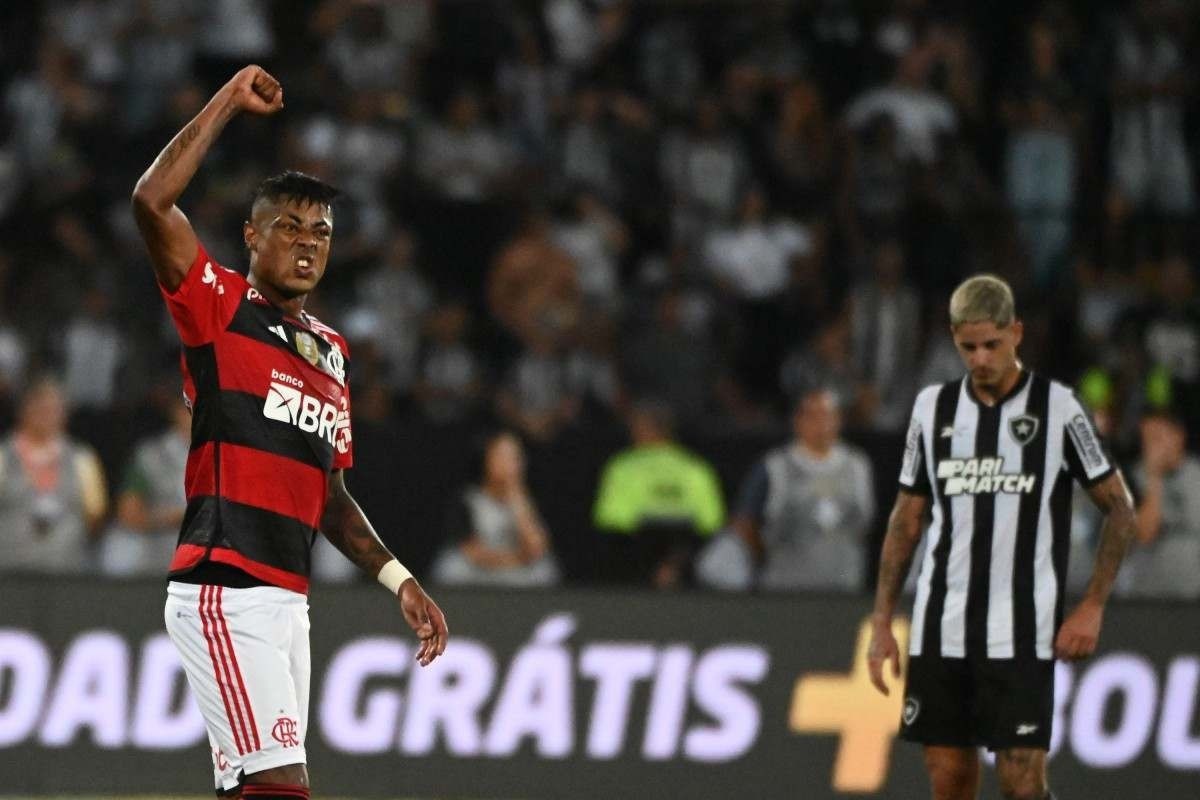 Flamengo venceu todos os jogos contra o Botafogo no Nilton Santos desd