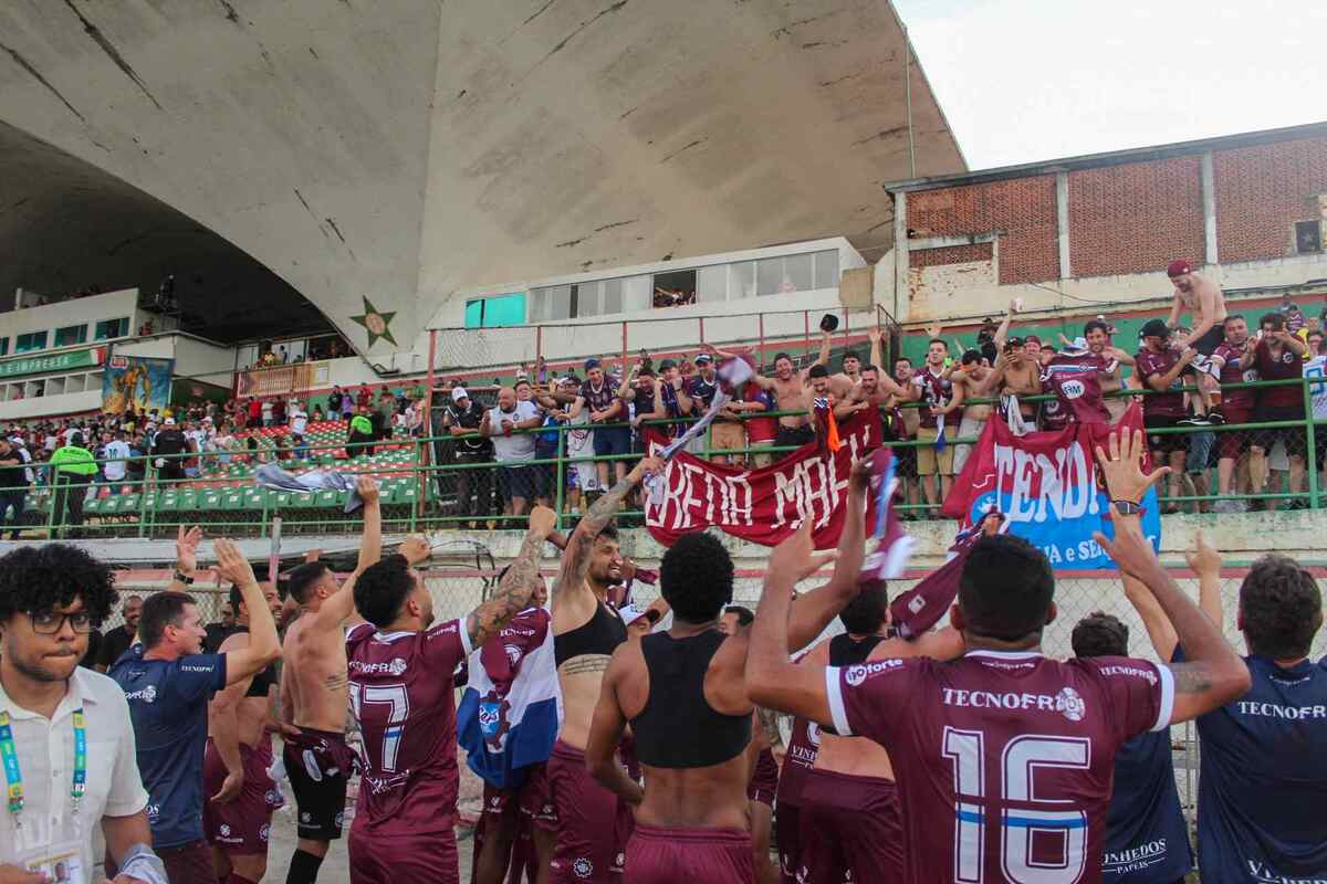 Festa do Caxias com a torcida: o clube da serra gaúcha está de volta à terceira divisão -  (crédito: Divulgação/SER Caxias)