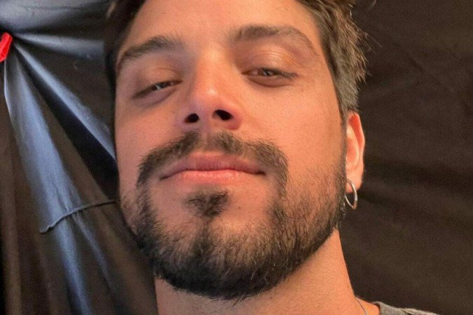 Rodrigo Simas confessa: ‘Fiquei feliz de falar sobre a minha sexualidade’ - (crédito: Reprodução/ Instagram) Rodrigo Simas confessa: ‘Fiquei feliz de falar sobre a minha sexualidade’ - (crédito: Reprodução/ Instagram)