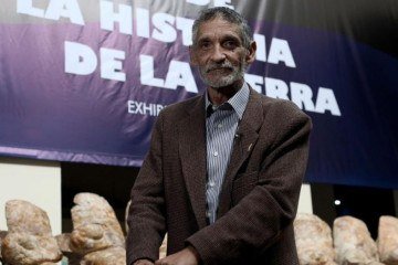 O paleontólogo peruano Mario Urbina encontrou o <em>Perucetus colossus </em>em 2013 -  (crédito: Getty Images)