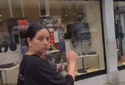 Um vídeo fez muito sucesso nas redes sociais, principalmente no Tik Tok. Nele, uma mulher alerta os turistas, que estão passeando em Veneza, de que há ladrões perto deles. O FLIPAR mostrou e republica para quem não viu.   -  (crédito: Reprodução/Tik Tok)