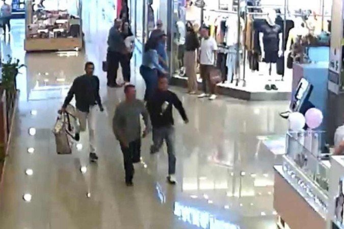 Durante as investigações e com as imagens do circuito interno de segurança do shopping, chamou a atenção a audácia dos criminosos - (crédito: Divulgação/PCDF) Durante as investigações e com as imagens do circuito interno de segurança do shopping, chamou a atenção a audácia dos criminosos - (crédito: Divulgação/PCDF)