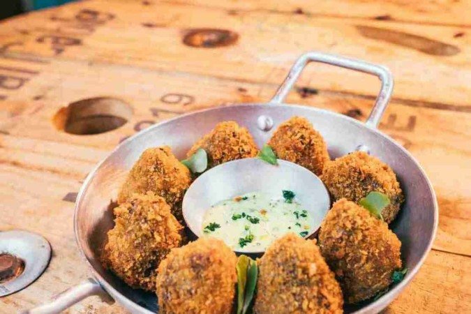 Coxinha de rabada do Primo Pobre, parte do cardápio especial do Circuito Brasília de Bares