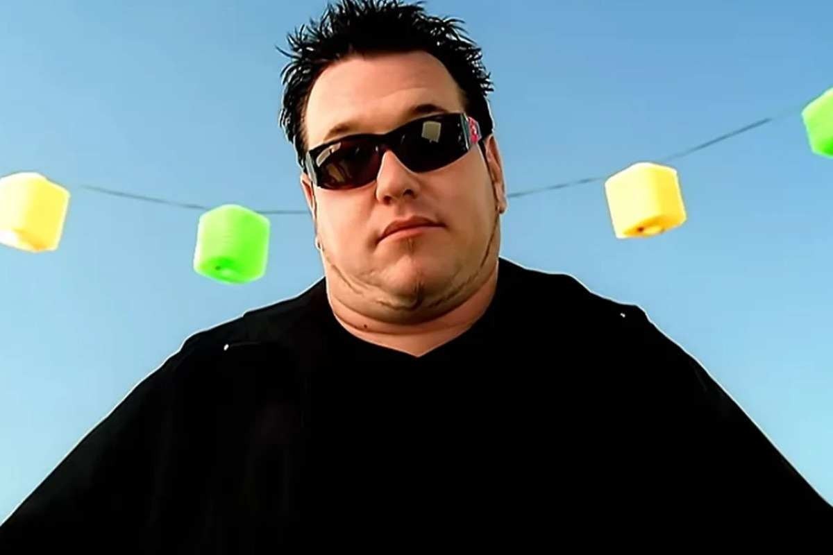 Morre Steve Harwell, ex-vocalista do Smash Mouth e cantor de hit de 