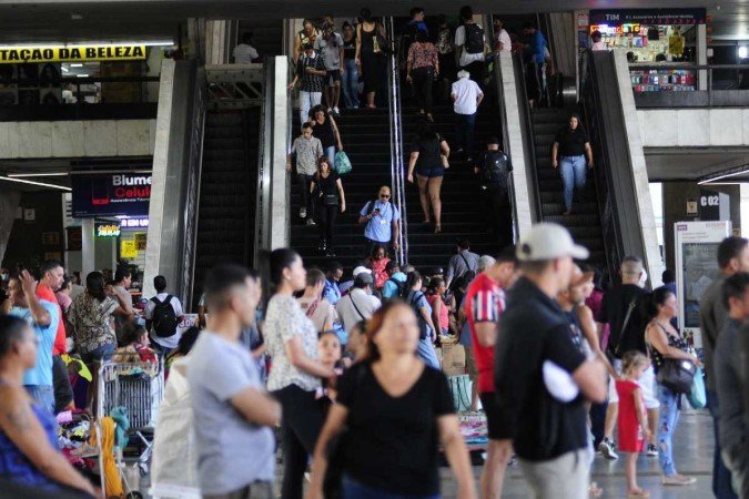 A população atual de Brasília é de 2.817.381 pessoas, o equivalente a 489,06 habitantes por quilômetro quadrado - (crédito: Minervino Júnior/CB/D.A.Press) A população atual de Brasília é de 2.817.381 pessoas, o equivalente a 489,06 habitantes por quilômetro quadrado - (crédito: Minervino Júnior/CB/D.A.Press)