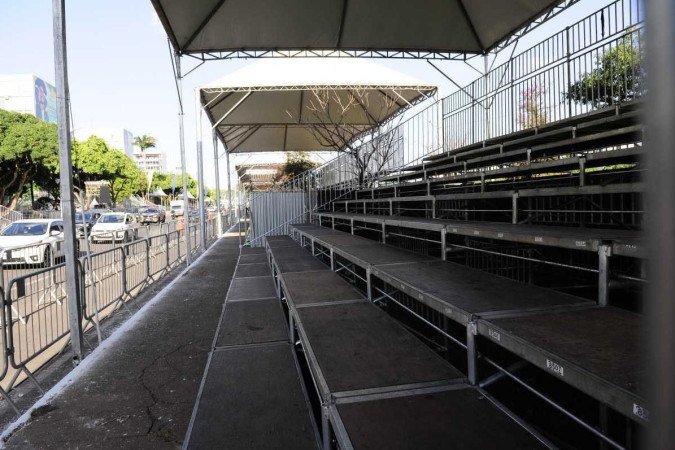  05/09/2023. Crédito: Minervino Júnior/CB/D.A Press. Brasil.  Brasilia - DF. Preparativos e estrutura para o desfile de 07 de Setembro na Esplanada dos Ministérios.