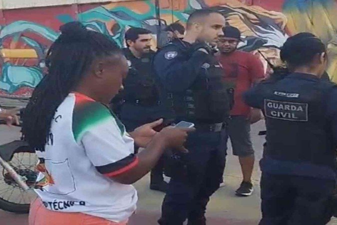 Mulher quilombola denuncia racismo sofrido durante partida de futebol - (crédito: EM Gerais) Mulher quilombola denuncia racismo sofrido durante partida de futebol - (crédito: EM Gerais)