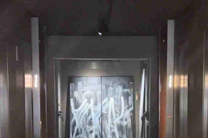 O artista Caligrapixo foi responsável pelas obras de arte que decoram um andar inteiro do hotel Rosewood: inspiração na atmosfera da capital paulista