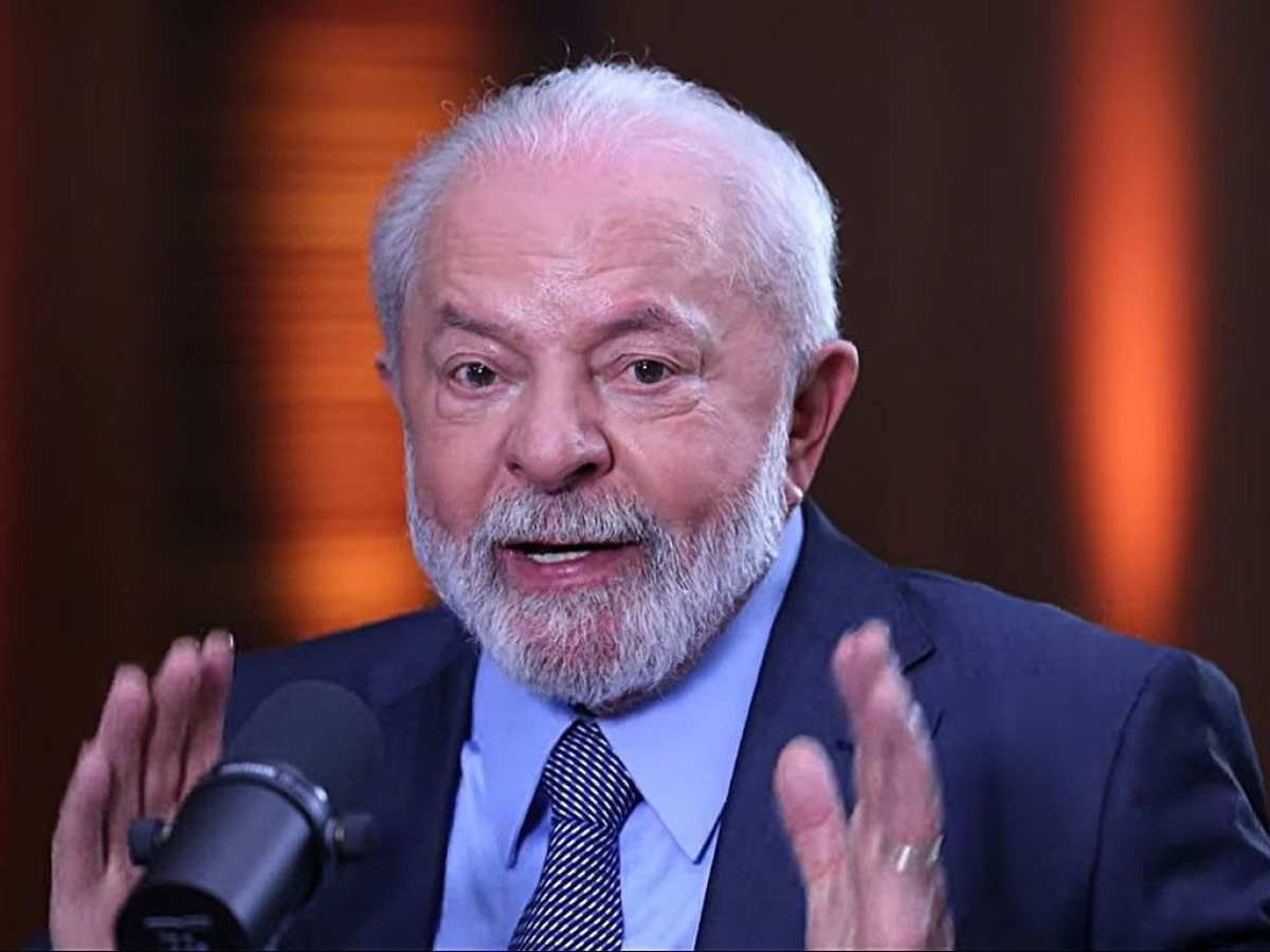 Lula defende ampliação de ministérios e novos concursos públicos