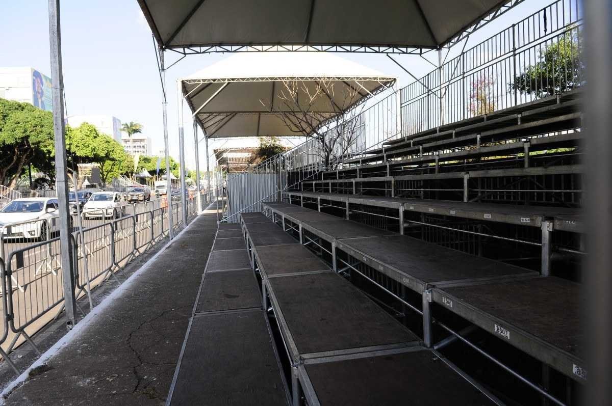  05/09/2023. Crédito: Minervino Júnior/CB/D.A Press. Brasil.  Brasilia - DF. Preparativos e estrutura para o desfile de 07 de Setembro na Esplanada dos Ministérios.