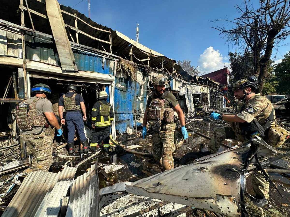 Bombardeio russo deixa 11 mortos na Ucrânia; Kiev diz que atingiu base da Rússia na Crimeia