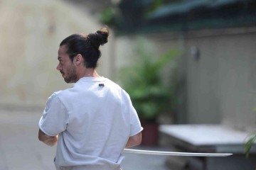 Alisson D'jean viralizou ao impedir o roubo de bicicletas em seu prédio correndo atrás dos bandidos com uma espada Katana, usada por samurais e praticantes de Aikido - (crédito: Leandro Couri/EM/DA Press) Alisson D'jean viralizou ao impedir o roubo de bicicletas em seu prédio correndo atrás dos bandidos com uma espada Katana, usada por samurais e praticantes de Aikido - (crédito: Leandro Couri/EM/DA Press)