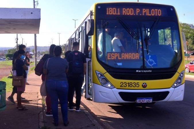 OS Rodoviários do DF entraram de greve hoje. A Categoria busca melhorias trabalhistas - (crédito: Ed Alves/CB/D.A Press) OS Rodoviários do DF entraram de greve hoje. A Categoria busca melhorias trabalhistas - (crédito: Ed Alves/CB/D.A Press)