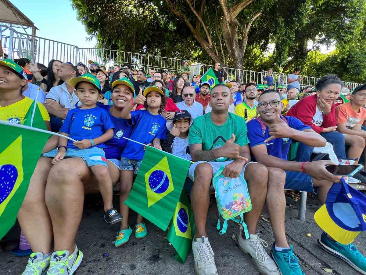 Danyelle Silva Melo é professora e foi com a família até a Esplanada para assistir ao desfile de 7 de Setembro -  (crédito: Samuel Calado /CB/D.A Press)
