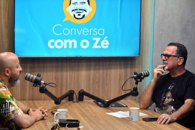 O escritor e poeta Fabricio Carpinejar no podcast Conversa com o Zé: bate-papo sobre relações humanas